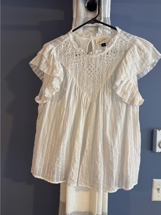 Universal Thread Tops - Universal Thread Ivory Eyelet Ruffle Sleeve Blouse